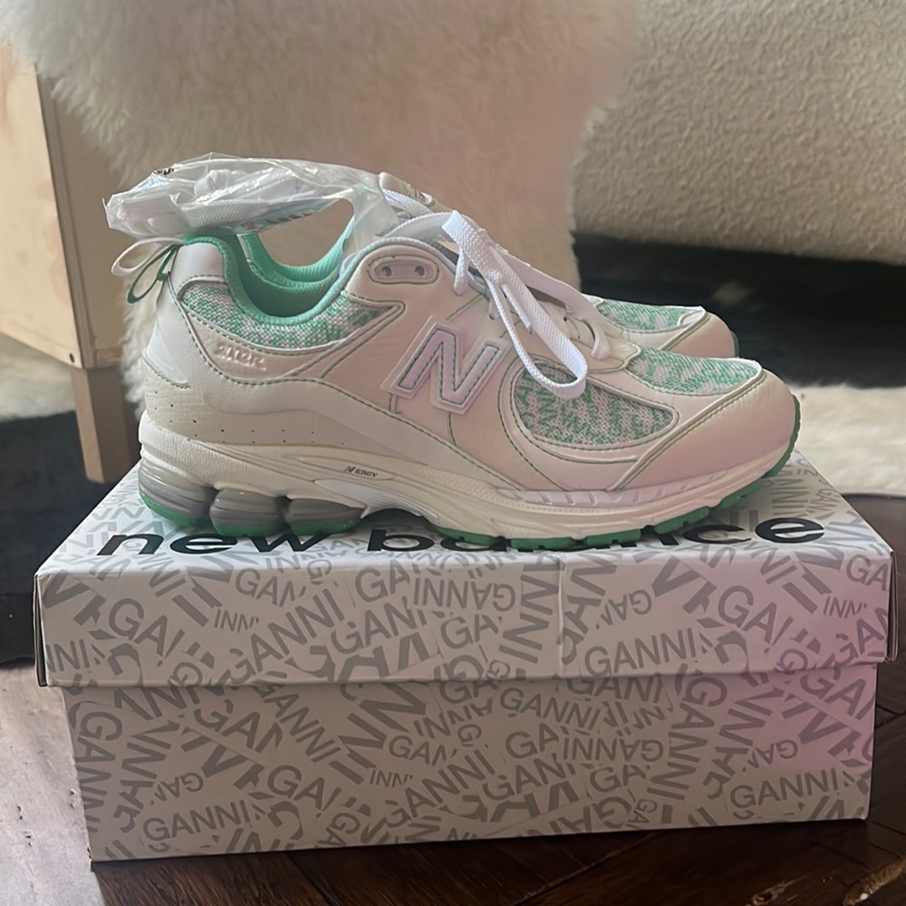New Balance x Ganni Sneakers